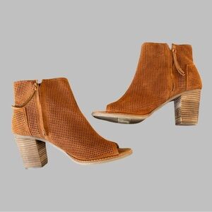 TOMS Women’s Majorca Peep Toe Ankle Boots